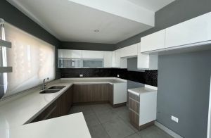 Estas listo Para Estrenar? Venta de Casa Con Bonitos Detalles de Cuarzo en Cocina,  2 Habitaciones, Circuito Cerrado, Ubicado en Excelente Zona, Residencial Lomas De Germania.