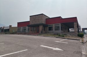 Local Comercial de 718 Metros 2 en Próceres 