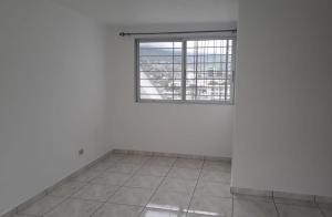 Alquiler de Apartamento de 1 Dormitorio + Estudio, Cerca de Bulevar Morazan 