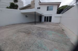 Venta de Casa Comercial, Excelente Ubicación, Cerca de Boulevard Morazán 