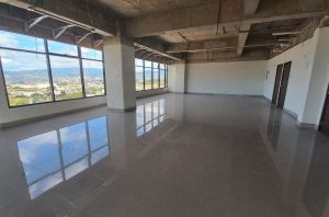 Venta de Amplio Local Para Consultorio Médico 179.84 Mtrs, Con Vista Panorámica, Cerca Zona Sur.