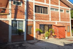 OPORTUNIDAD DE INVERSIÓN! Venta de Casa de 2 Niveles, Con Apartamentos, Amplió Garage en una Excelente Ubicación de Tegucigalpa